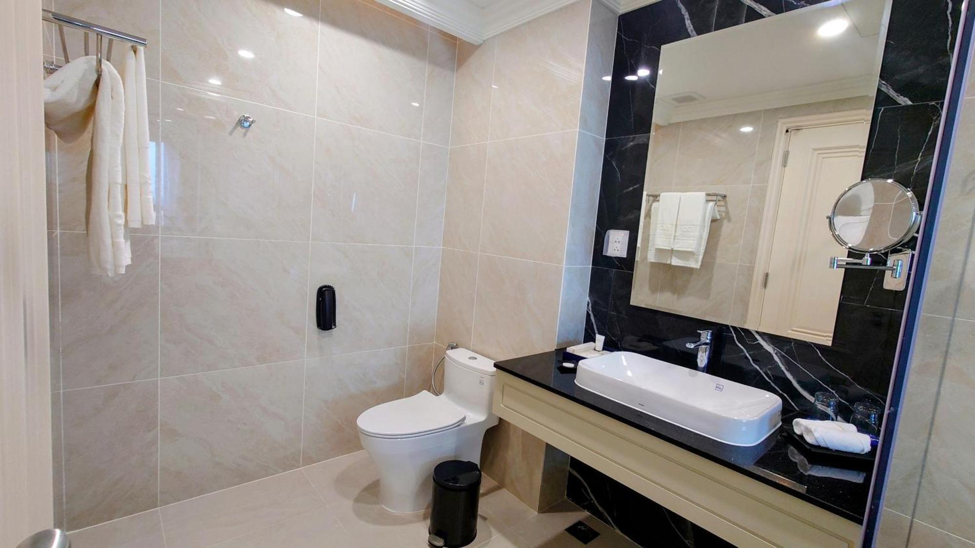 Cosmo Stars Hotel Bac Lieu Экстерьер фото